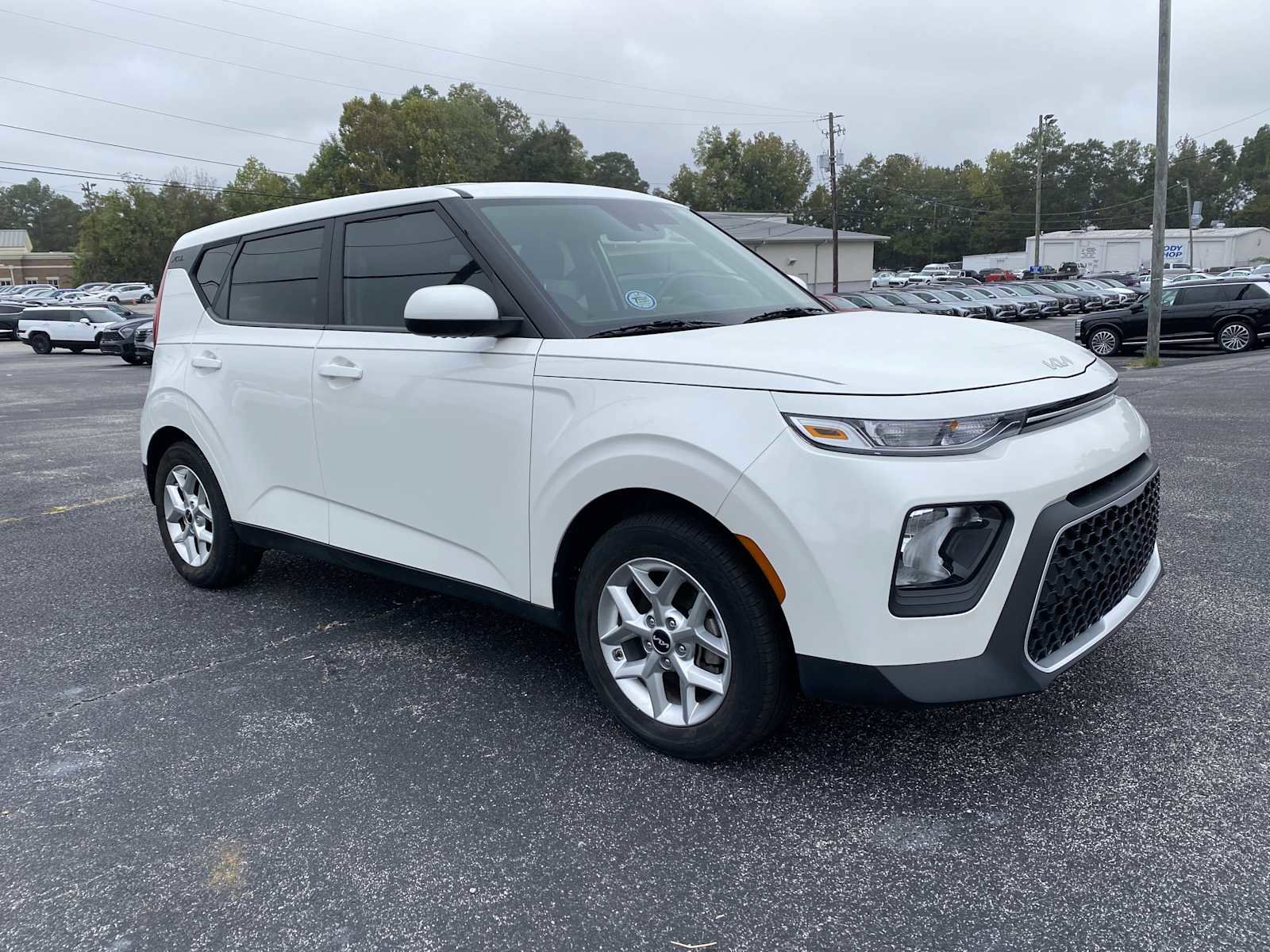 Used 2022 Kia Soul LX w/ Technology Package image 2