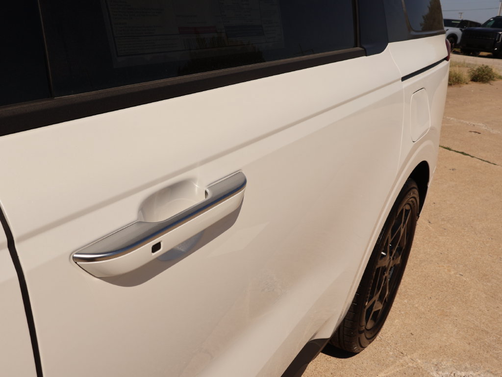 New 2027 Kia Carnival SX w/ Dark Edition Package FWD image 12