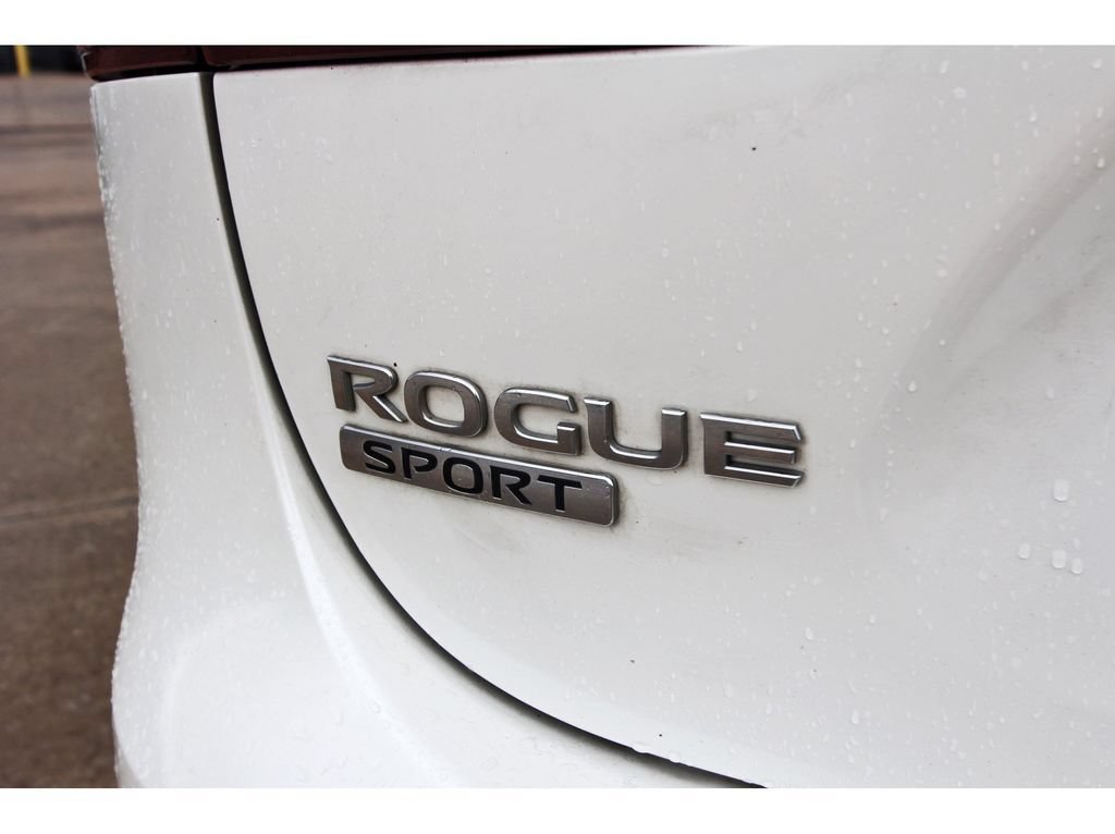Used 2020 Nissan Rogue Sport SL w/ Premium Package FWD image 9