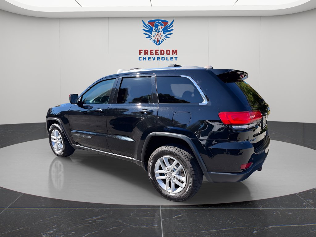 Used 2017 Jeep Grand Cherokee Laredo w/ Quick Order Package 23E AWD/4WD image 3