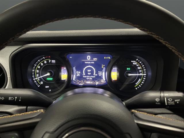 Used 2024 Jeep Wrangler Unlimited image 14