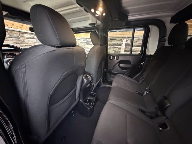 Used 2022 Jeep Gladiator Willys image 26