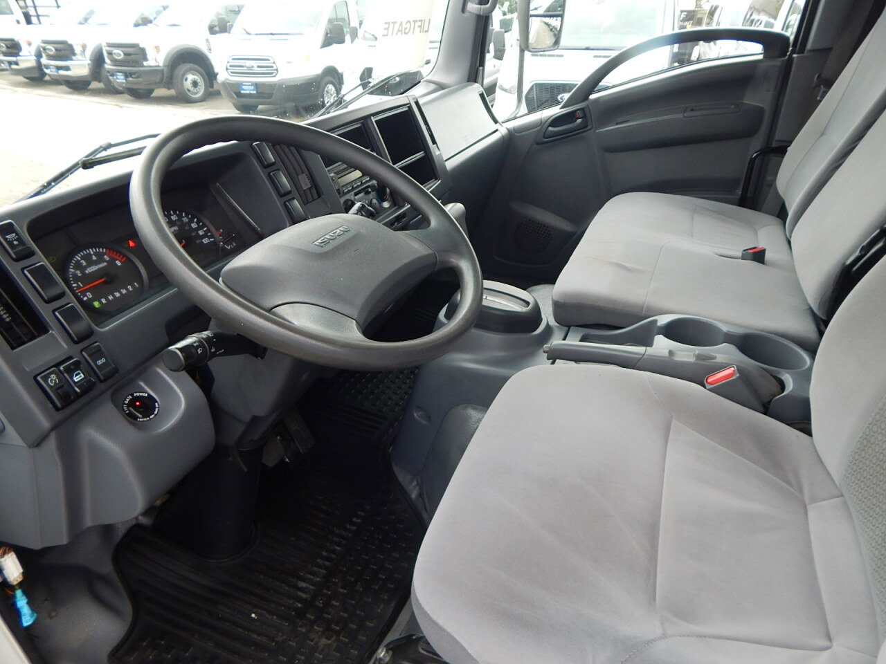 Used 2018 Isuzu NPR image 18
