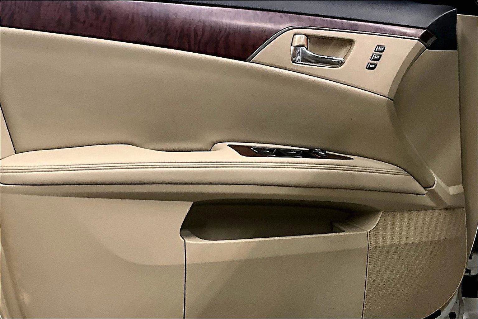 Used 2012 Toyota Avalon 4DR SDN image 24