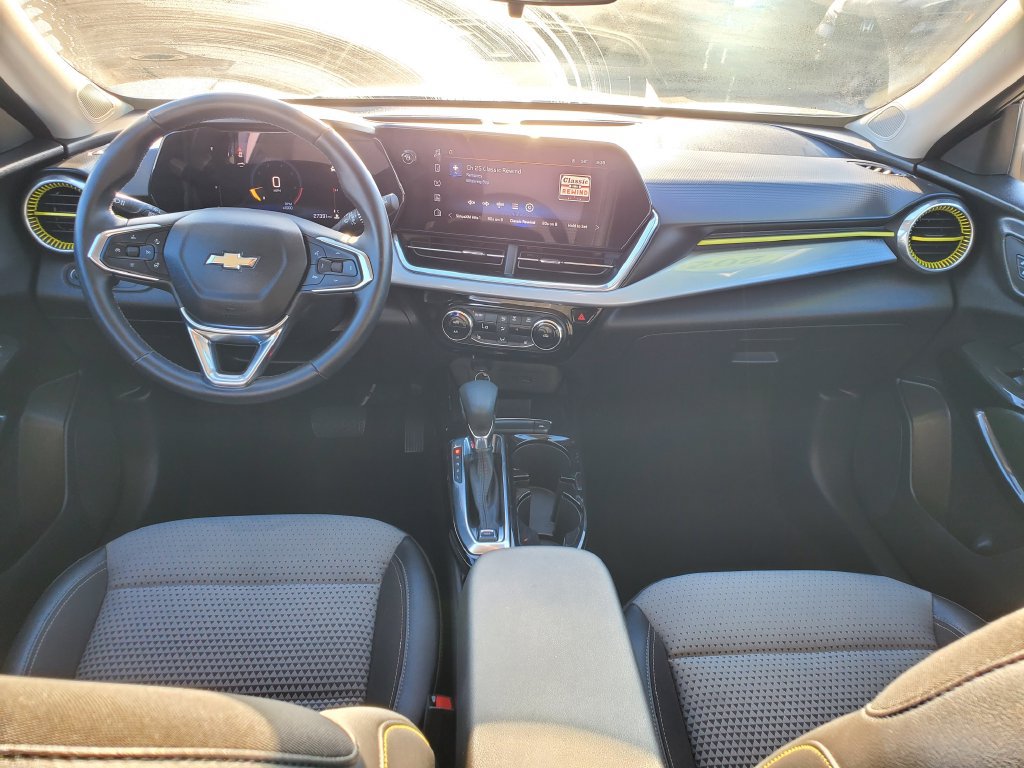 Used 2024 Chevrolet Trax LT w/ Driver Confidence Package FWD image 10