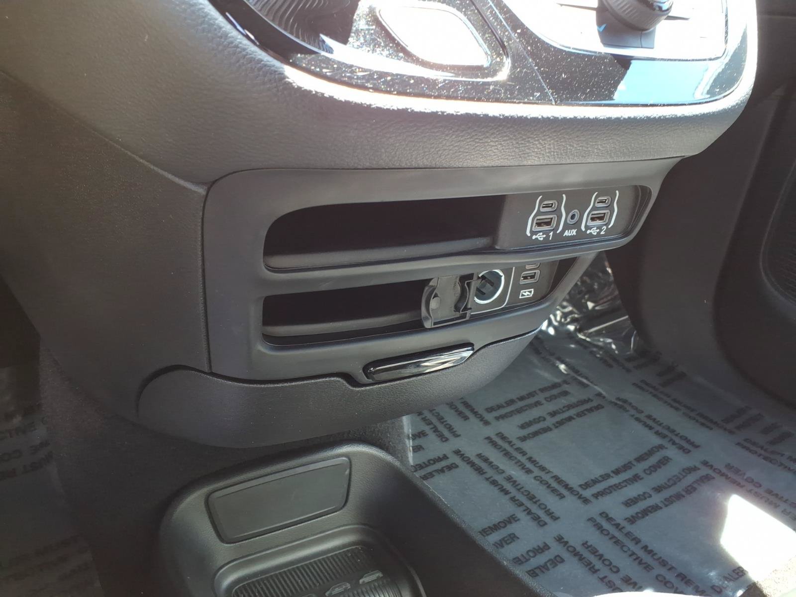 Used 2022 Chrysler Pacifica Touring-L w/ S Appearance Package FWD image 21