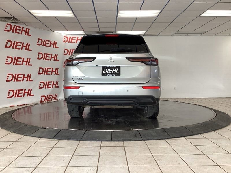 Used 2025 Mitsubishi Outlander ES AWD/4WD image 6