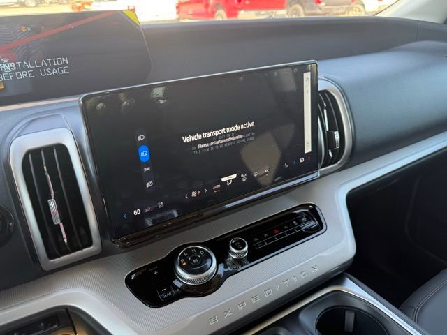New 2025 Ford Expedition Active image 14