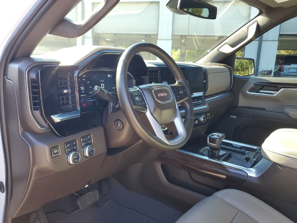 Used 2024 GMC Sierra 1500 SLT w/ SLT Premium Plus Package AWD/4WD image 21