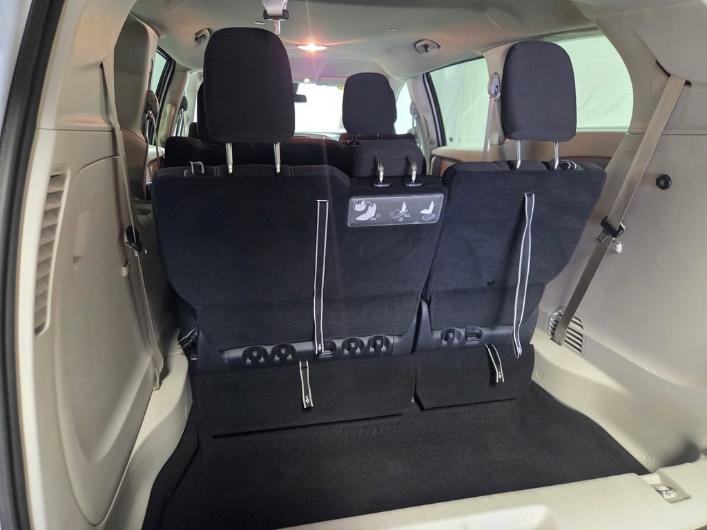 Certified 2021 Chrysler Voyager L image 23