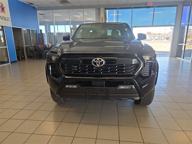 Used 2025 Toyota Tacoma TRD Off-Road image 3