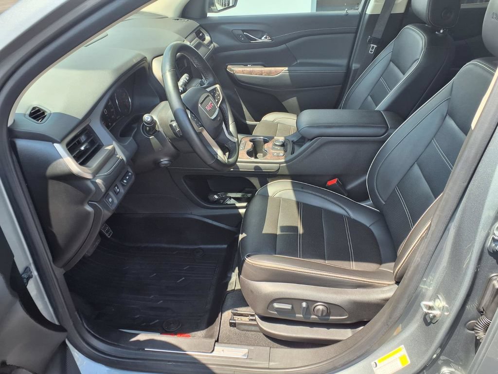 Used 2023 GMC Acadia Denali w/ Denali Technology Package FWD image 21