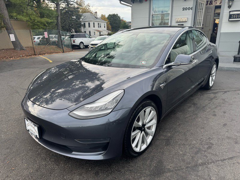 Used 2020 Tesla Model 3 Standard Range Plus image 3