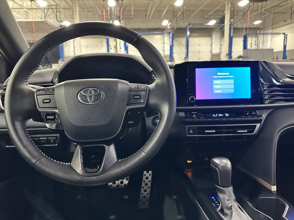 Used 2025 Toyota Camry SE image 16