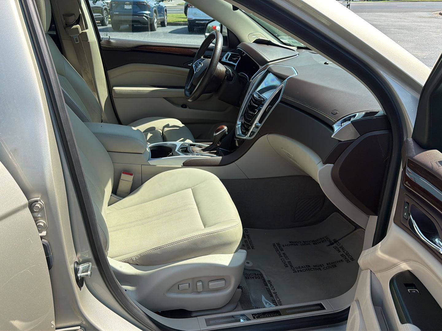 Used 2016 Cadillac SRX Luxury w/ Driver Awareness Package FWD image 13