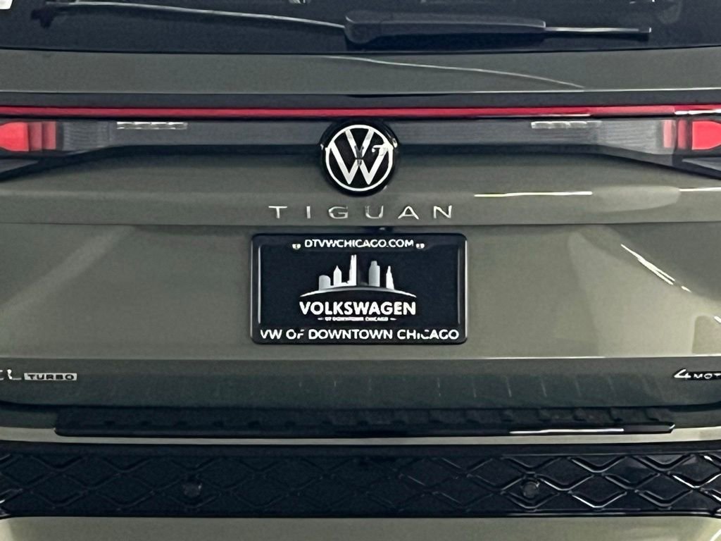 New 2026 Volkswagen Tiguan SEL R-Line AWD/4WD image 36