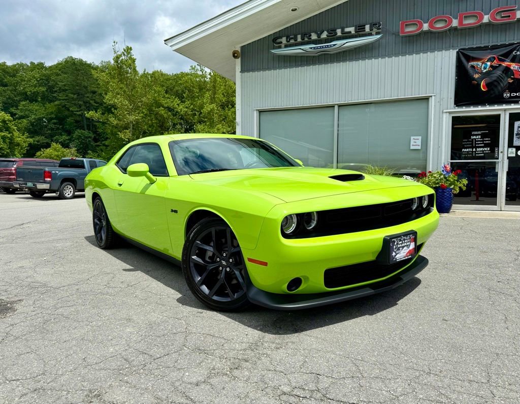 Used 2023 Dodge Challenger R/T w/ Blacktop Package image 2
