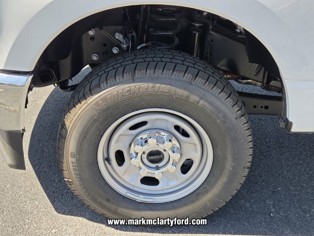 New 2026 Ford F250 XL w/ XL Chrome Package AWD/4WD image 13