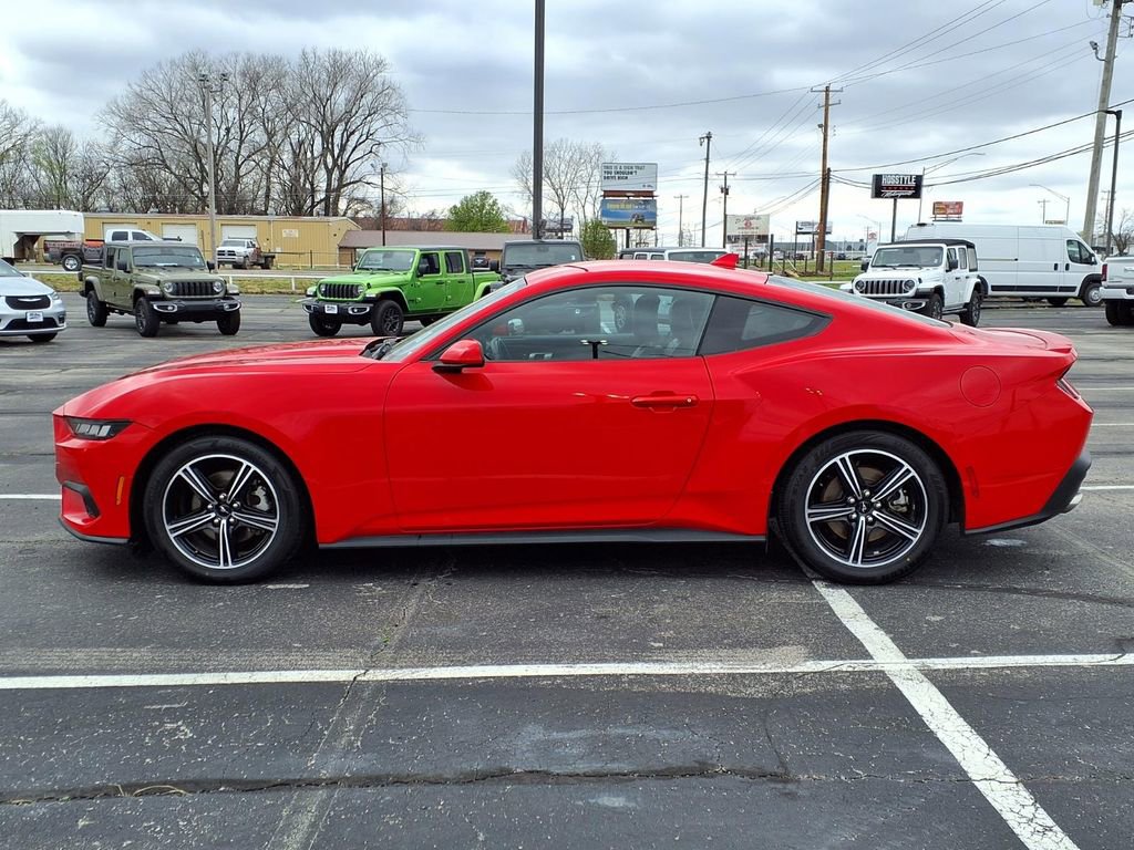 Used 2024 Ford Mustang Premium image 4