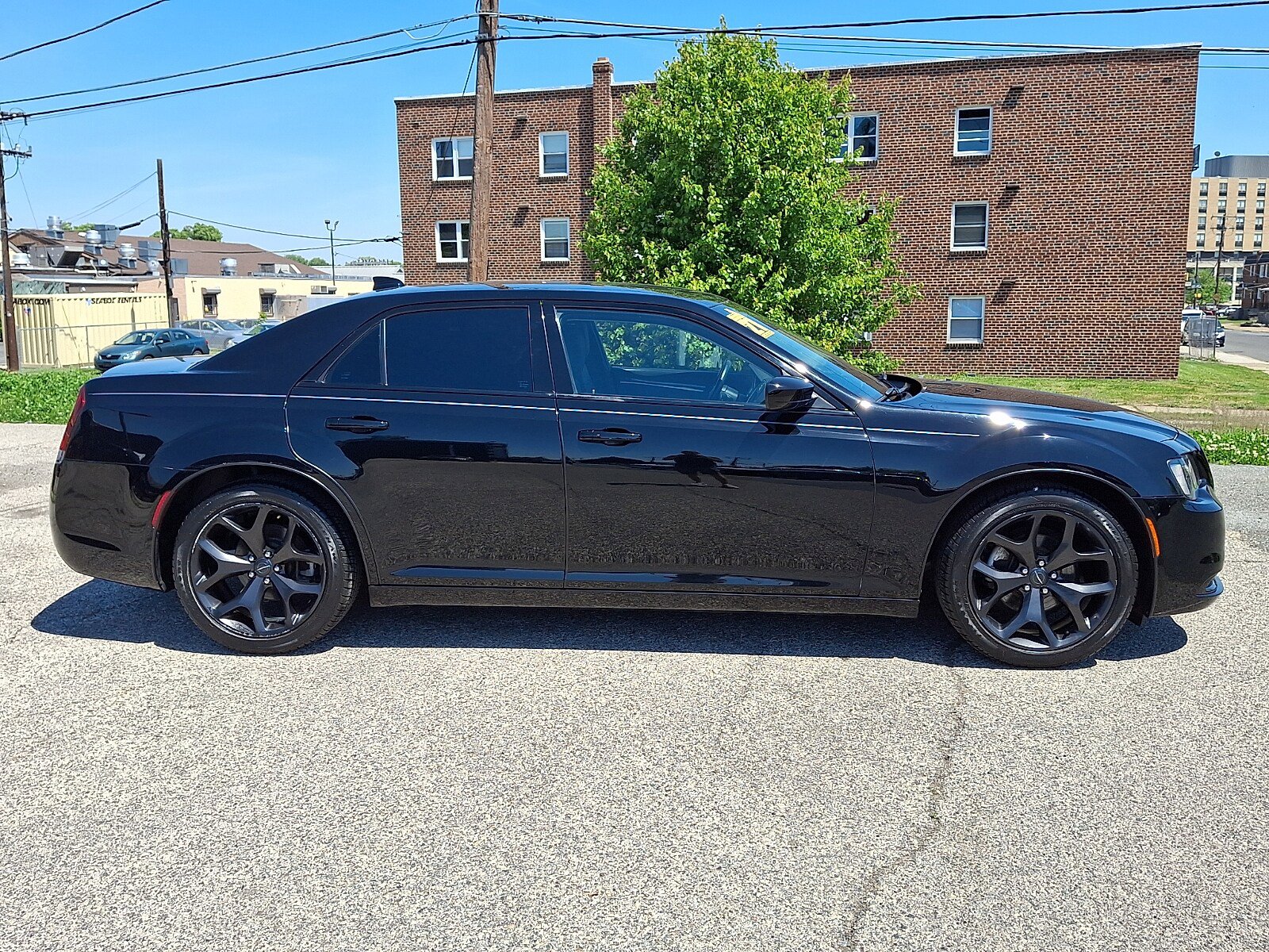 Used 2021 Chrysler 300 Touring w/ Sport Appearance Package RWD image 7