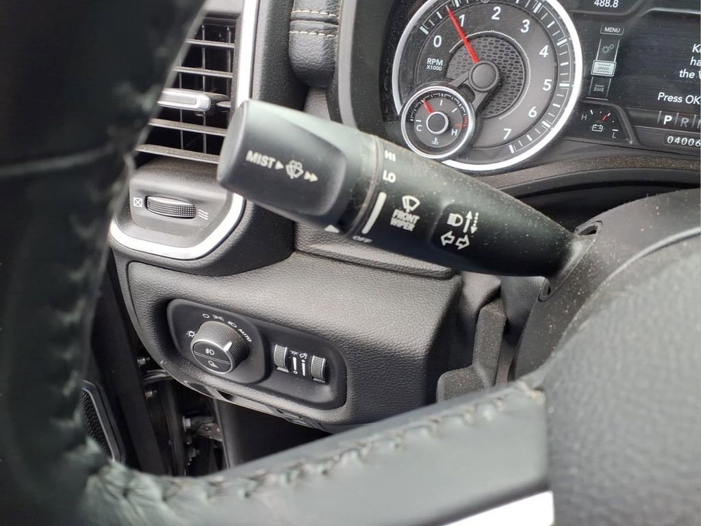 Used 2022 RAM 1500 Laramie AWD/4WD image 18