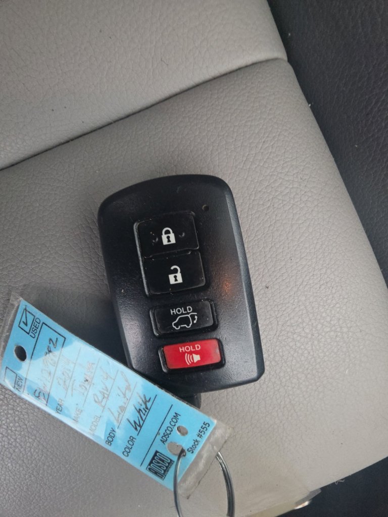 Used 2014 Toyota RAV4 Limited w/ Technology Package FWD image 34