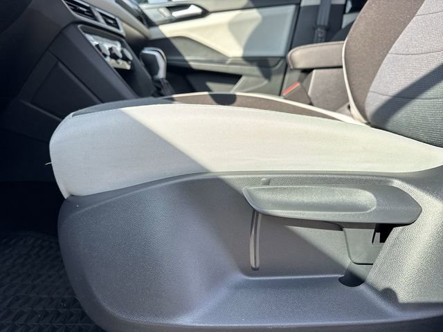 Used 2025 Volkswagen Taos S image 12