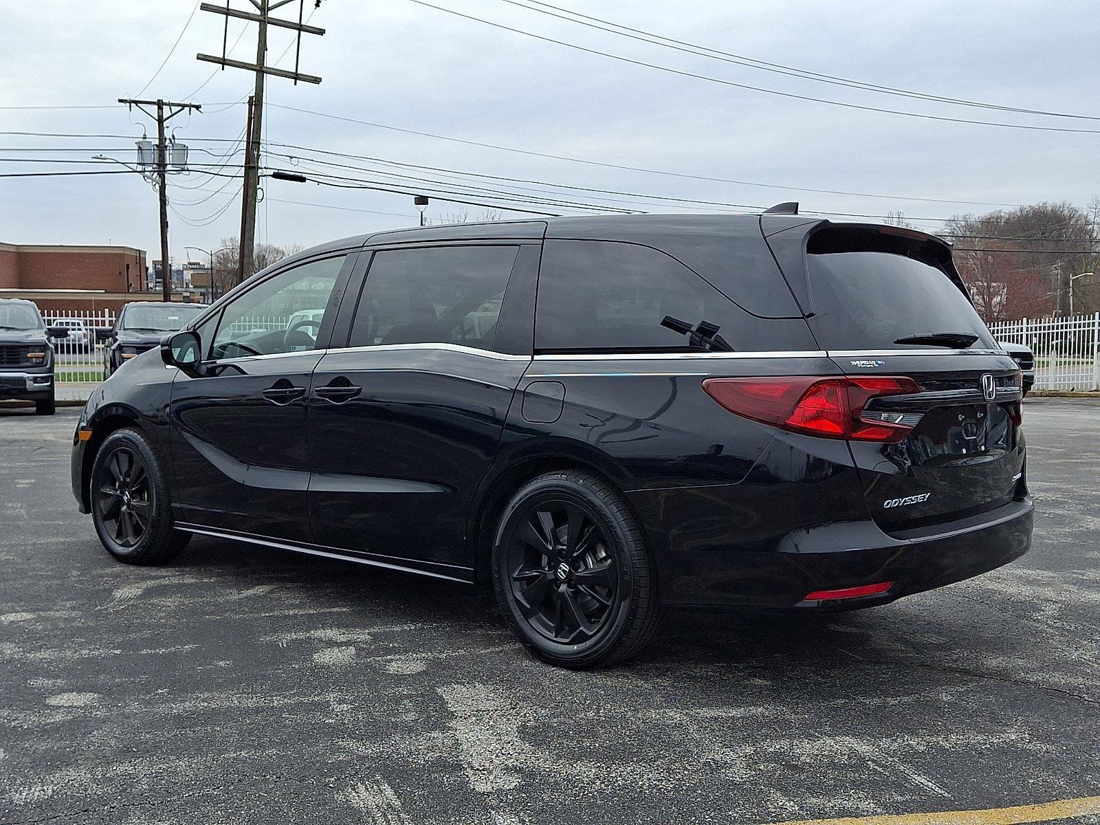 Used 2024 Honda Odyssey Sport image 4