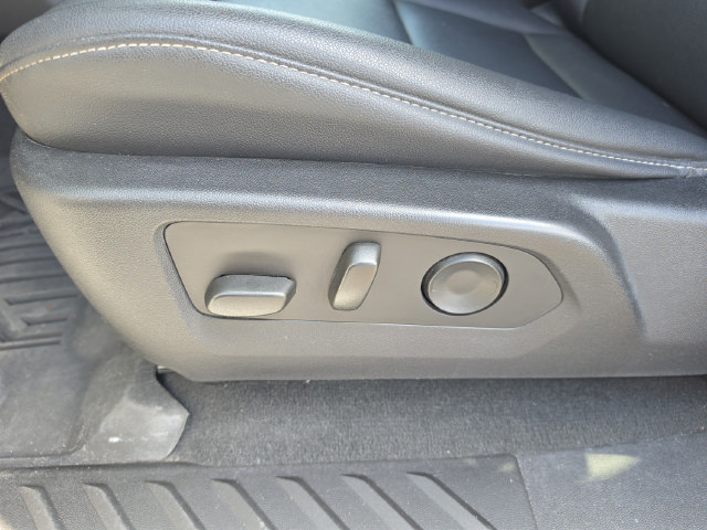 Used 2023 Chevrolet Colorado LT w/ LT Convenience Package III RWD image 31