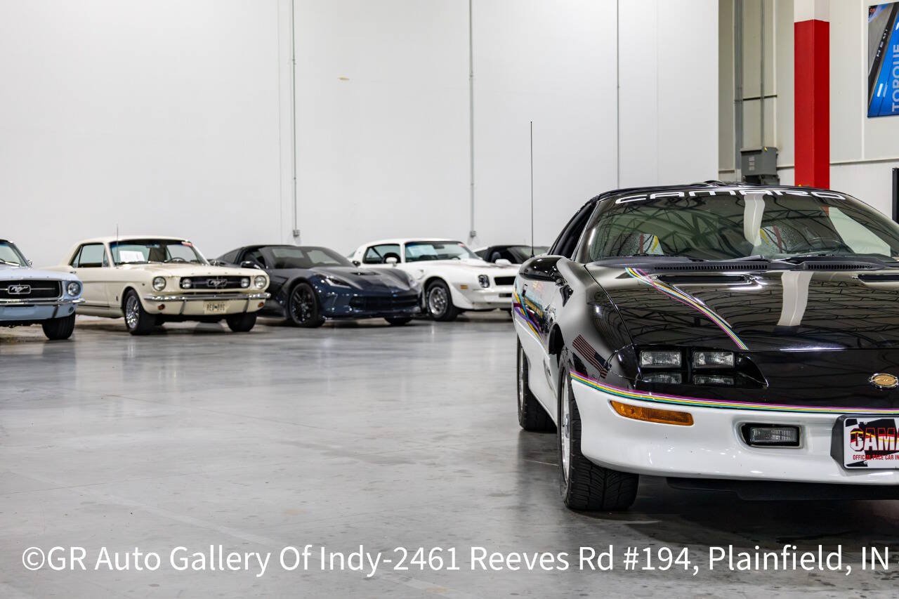 Used 1993 Chevrolet Camaro Z28 RWD image 29