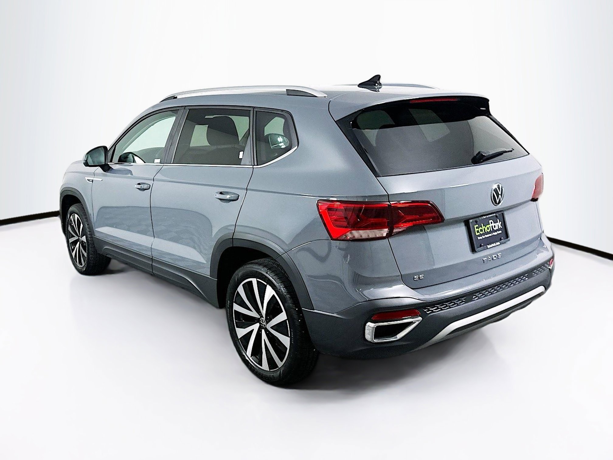 Used 2024 Volkswagen Taos SE FWD image 5