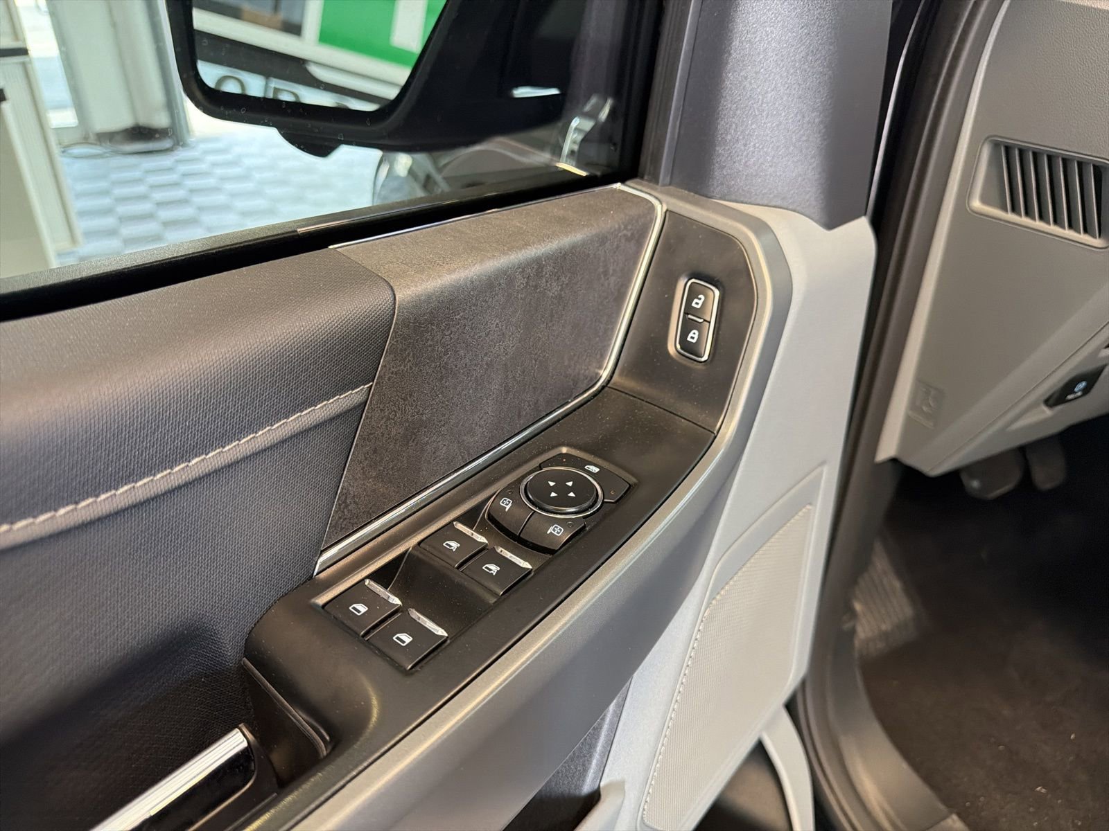 Used 2024 Ford F150 XLT AWD/4WD image 13
