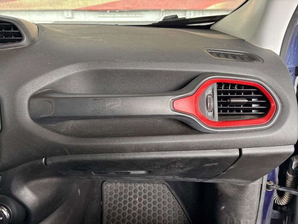 Used 2016 Jeep Renegade Trailhawk AWD/4WD image 11