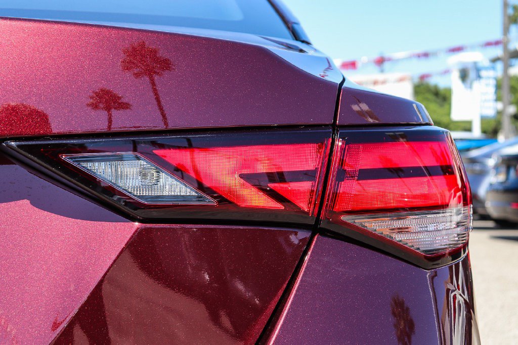 Certified 2025 Nissan Sentra SV FWD image 9