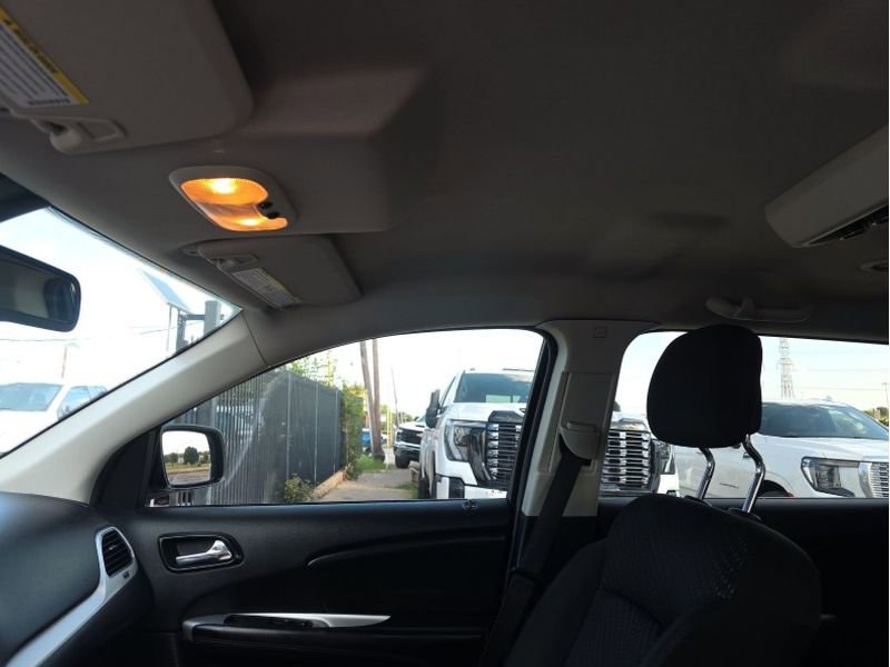 Used 2019 Dodge Journey SE image 21
