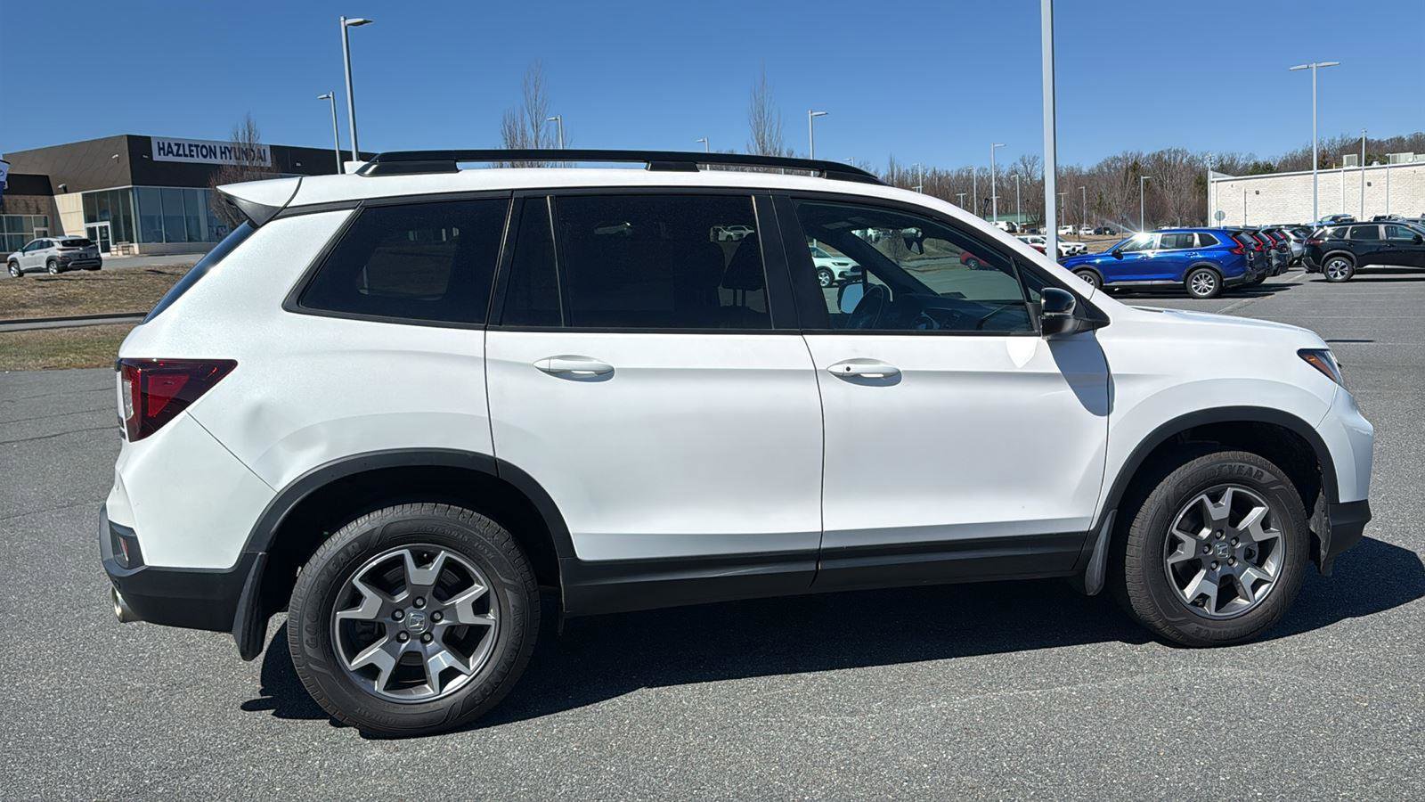 Used 2023 Honda Passport TrailSport image 4