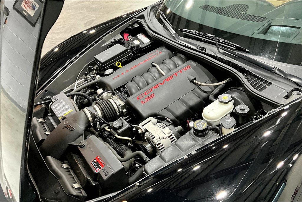 Used 2005 Chevrolet Corvette Convertible w/ Preferred Equipment Group RWD image 23