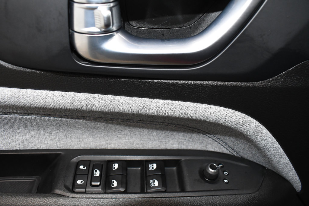 Used 2024 Jeep Compass Latitude AWD/4WD image 15