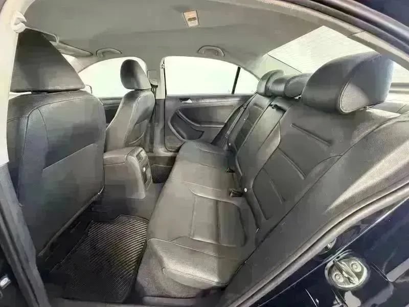 Used 2012 Volkswagen Jetta SE FWD image 31