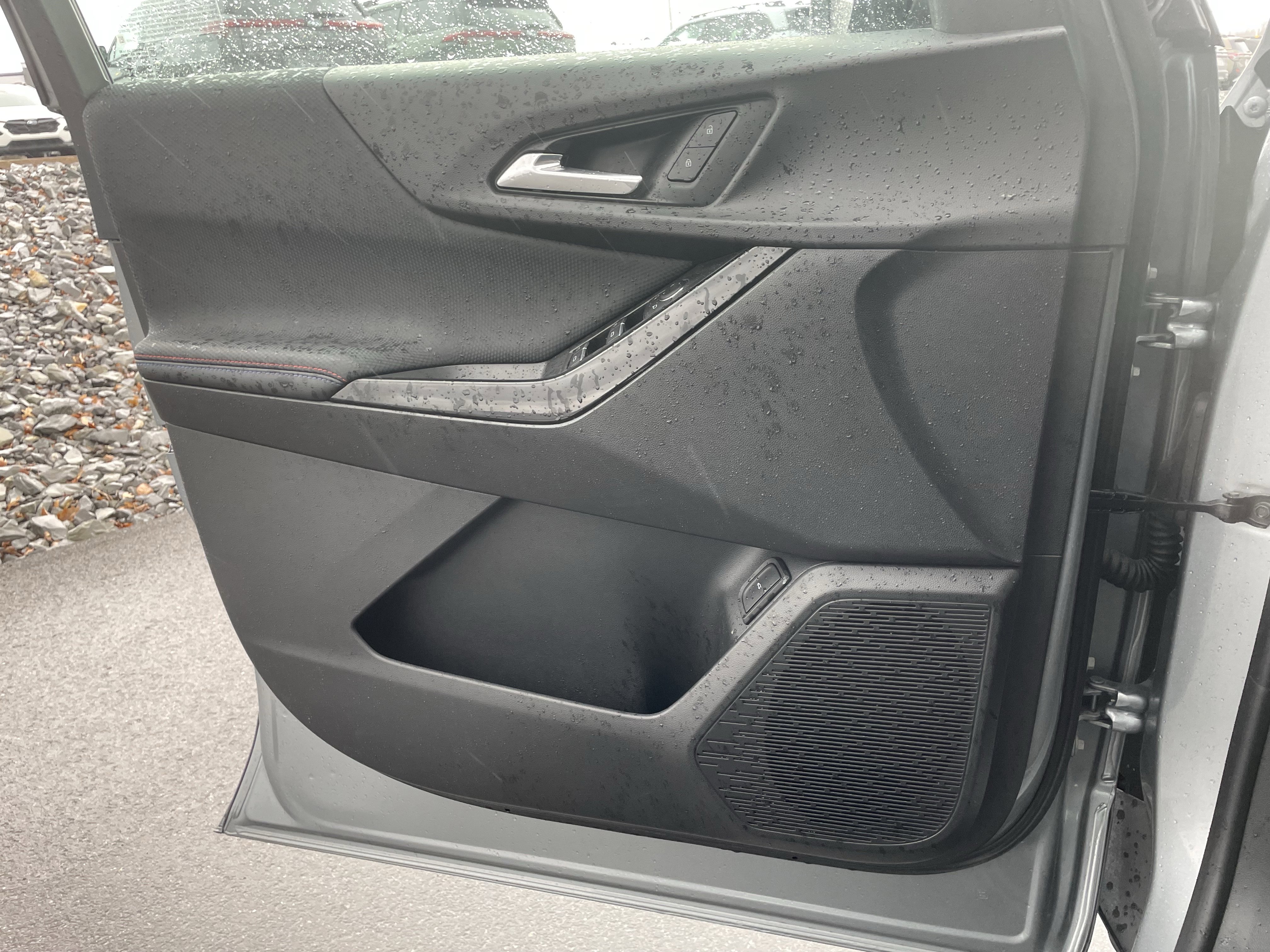 Used 2025 Chevrolet Equinox RS w/ Safety and Technology Package image 15