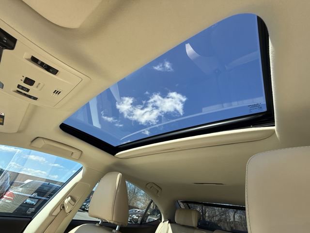 Used 2018 Lexus ES 350 w/ Luxury Package w/Wood Trim image 21