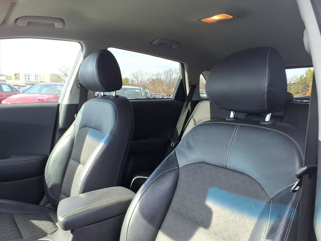 Used 2018 Kia Niro EX image 24