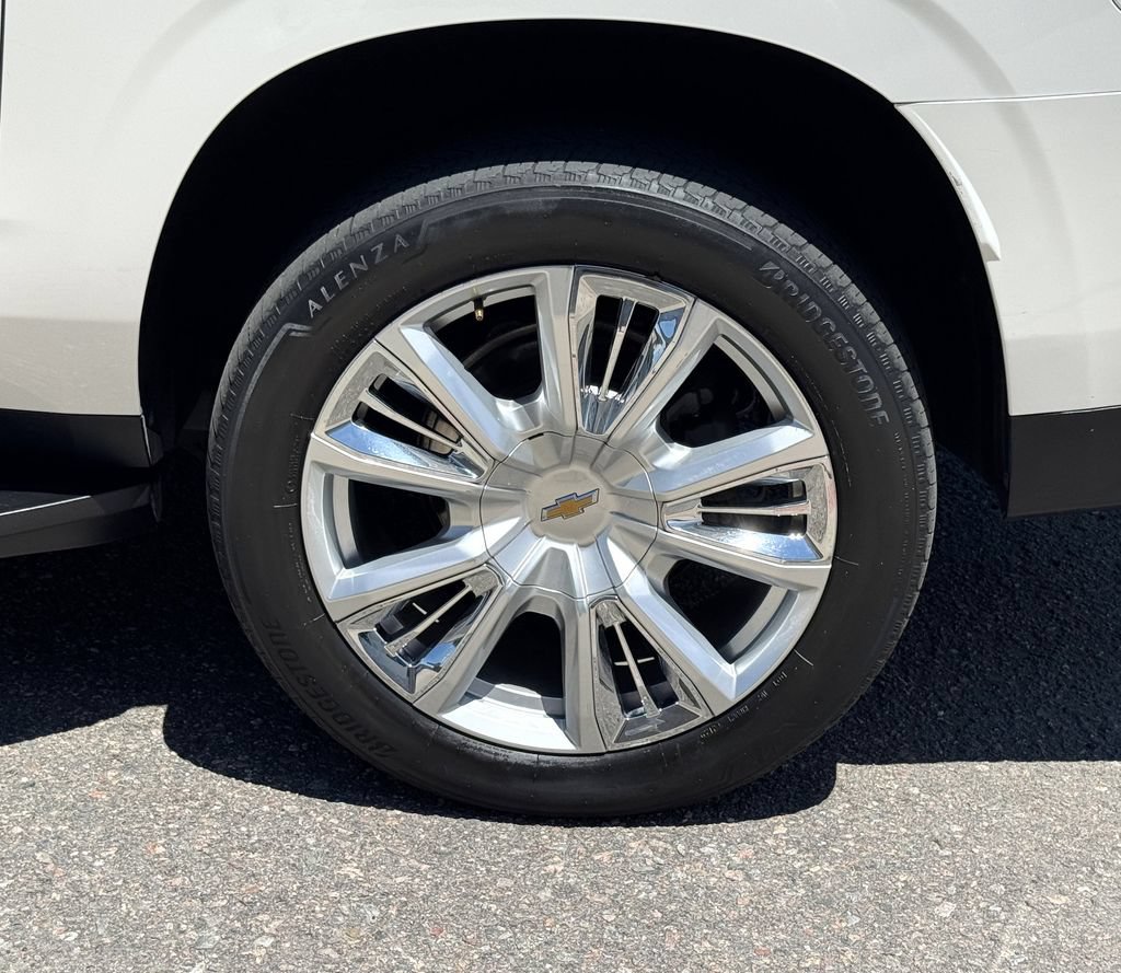 Used 2022 Chevrolet Suburban High Country AWD/4WD image 13