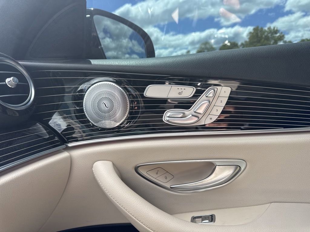 Used 2019 Mercedes-Benz E 300 4MATIC image 25