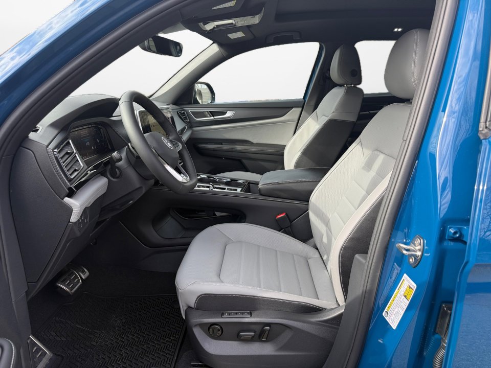 New 2026 Volkswagen Atlas Cross Sport SEL R-Line image 9