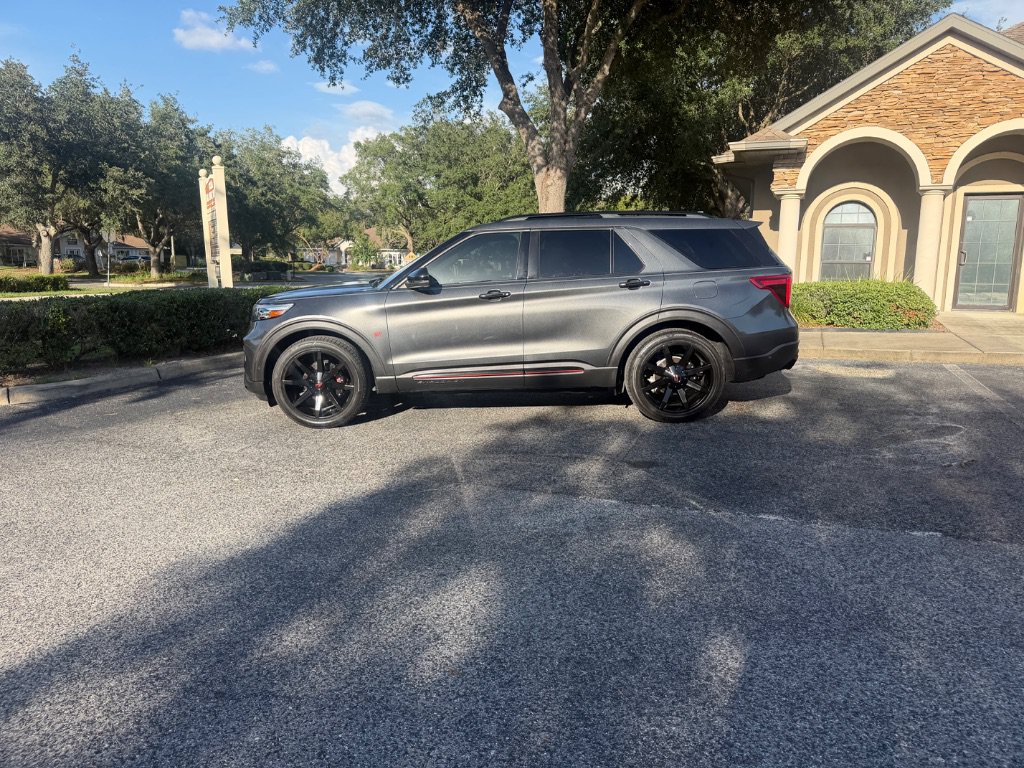 Used 2020 Ford Explorer ST w/ Premium Technology Package AWD/4WD image 2