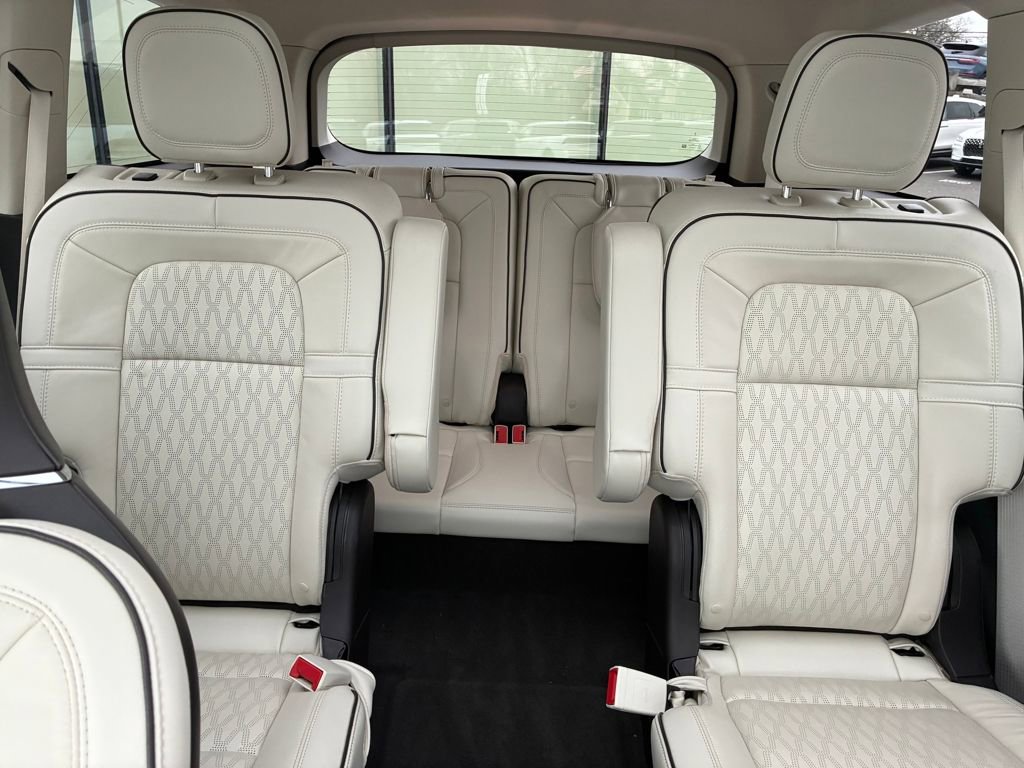 Used 2024 Lincoln Aviator Black Label image 13