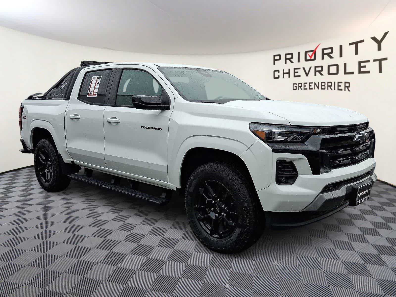 New 2025 Chevrolet Colorado Z71 w/ Midnight Edition AWD/4WD image 3