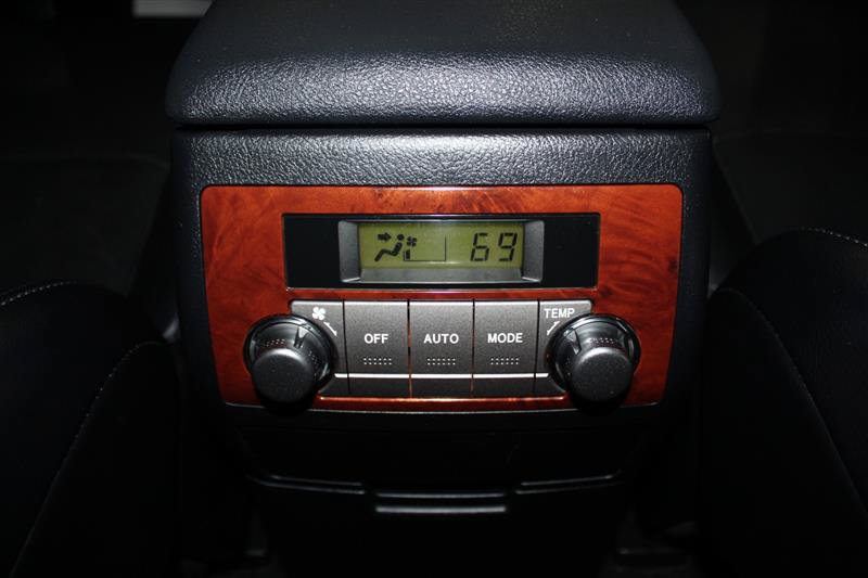 Used 2012 Toyota Highlander Limited w/ Tow Pkg AWD/4WD image 23