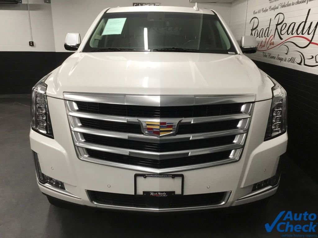 Used 2017 Cadillac Escalade Premium Luxury AWD/4WD image 4